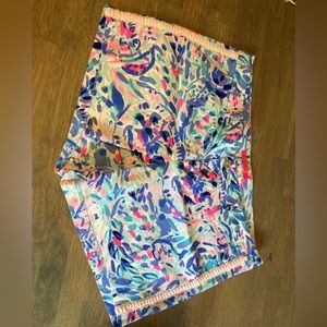 Women's Lilly Pulitzer shorts 14